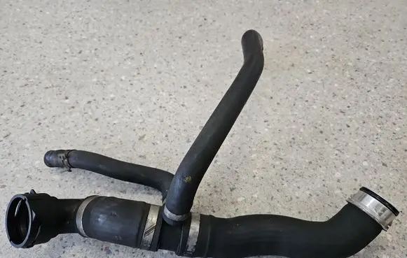 Mercedes-Benz SL R230 Engine coolant pipe/hose A2305013482 2305013482