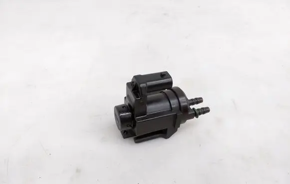 BMW 7 G11 G12 Vacuum valve 8570591