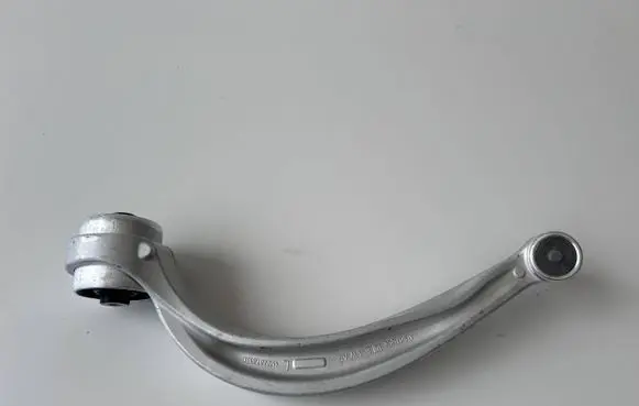 Audi Q7 4M Front lower control arm/wishbone 4M0407695C