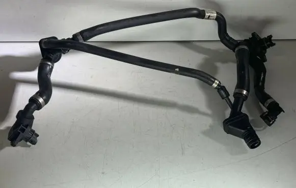 BMW 7 F01 F02 F03 F04 Engine coolant pipe/hose 8647299