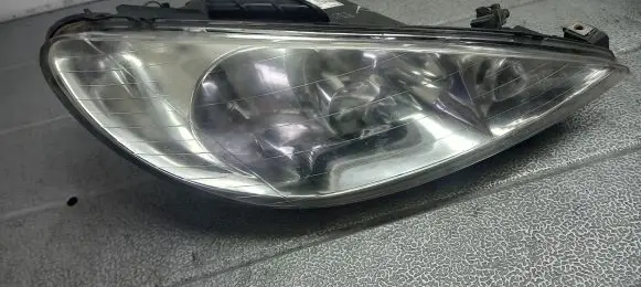 Peugeot 206 CC Front reflector 