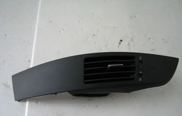 Toyota Corolla Verso AR10 Dash center air vent grill 5568064020