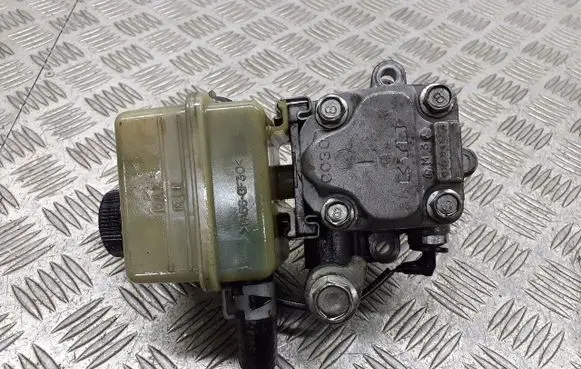 Mazda 5 Oil pump chain 