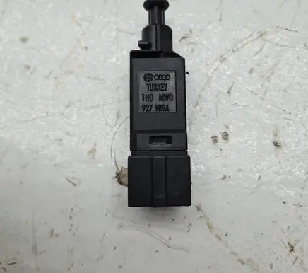Skoda Octavia Mk1 (1U) Brake pedal sensor switch 927189A