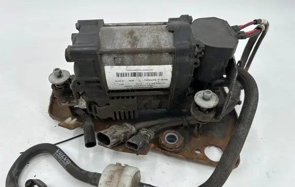 Volvo S90, V90 Air suspension compressor/pump 15150000713 31429825