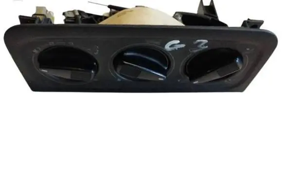 Volkswagen Golf III Climate control unit 1H0820045