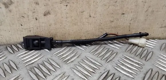 Volkswagen Touareg I Windshield washer spray nozzle 6E095598