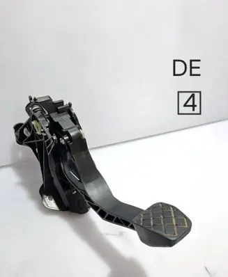 Volkswagen Golf VII Clutch pedal 5Q1721059EK