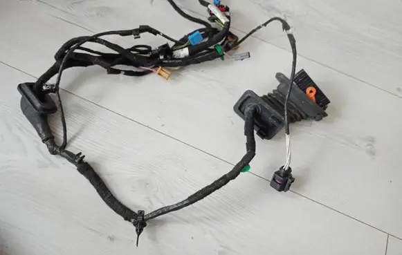 Volkswagen Scirocco Front door wiring loom 1K8971120S
