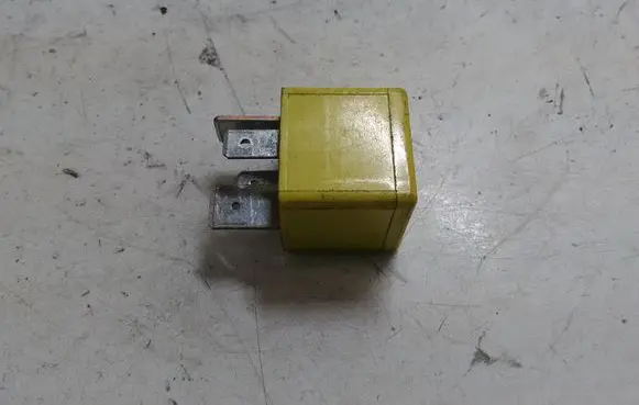 Opel Zafira B Other relay 90226846