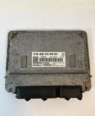 Skoda Fabia Mk2 (5J) Engine control unit/module 03D906023 5WP4080604
