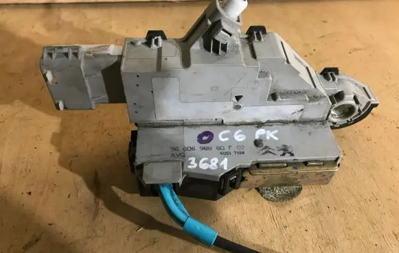 Citroen C6 Front door lock 9660698880 40517138