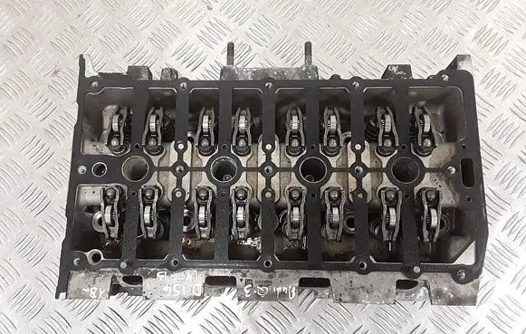 Audi Q3 F3 Engine head 04e103404ae cze