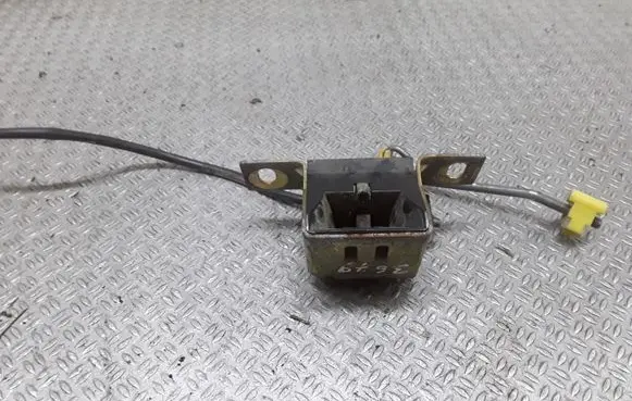 Ford Maverick Tailgate window lock/catch/latch 