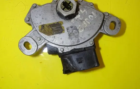 Volkswagen Touareg I Gearbox control unit/module