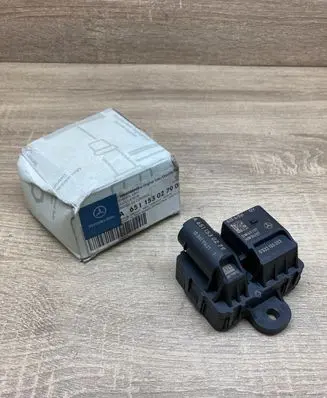 Mercedes-Benz S W220 Glow plug pre-heat relay A6511530279