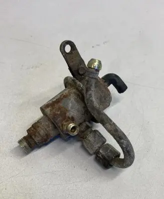 Audi 100 200 5000 C3 Fuel pressure regulator 