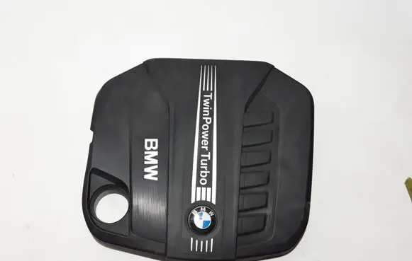BMW 5 F10 F11 Engine cover (trim) 8513452