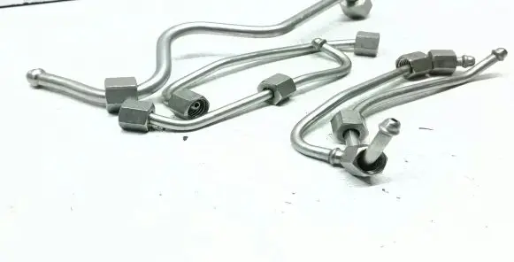 BMW 3 E92 E93 Fuel injector supply line/pipe 