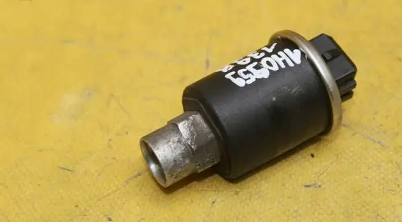 Volkswagen Transporter - Caravelle T4 Air conditioning (A/C) pressure sensor 