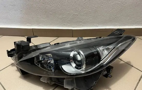 Mazda 3 III Headlight/headlamp BHR151040