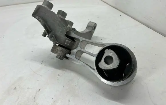 Chrysler Pacifica Engine mount bracket 68224737AB 68224744AC P68224737AB