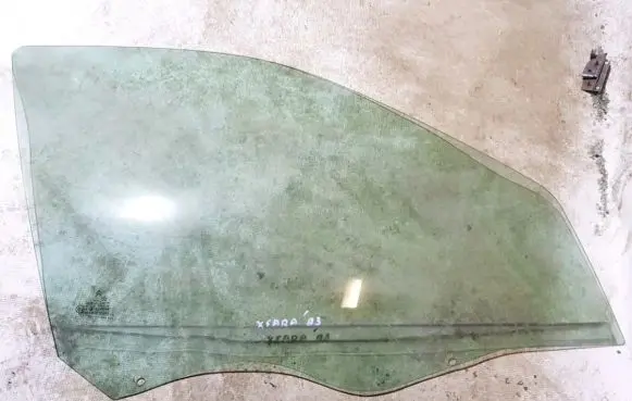 Citroen Xsara Front door window glass four-door
