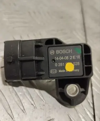 Maserati Ghibli Mass air flow meter 0281008028