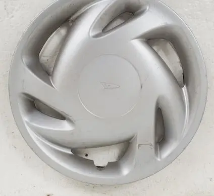 Daihatsu Sirion R14 wheel hub/cap/trim 