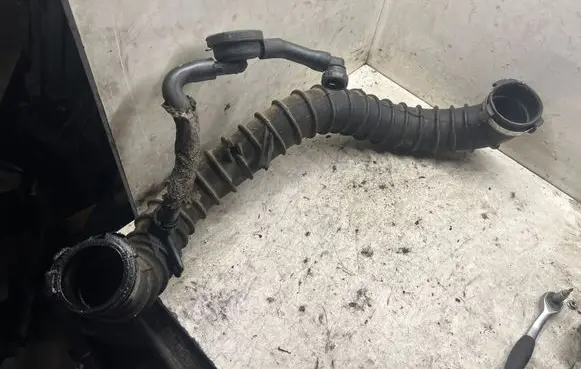 Renault Master II Air intake hose/pipe 8200453032