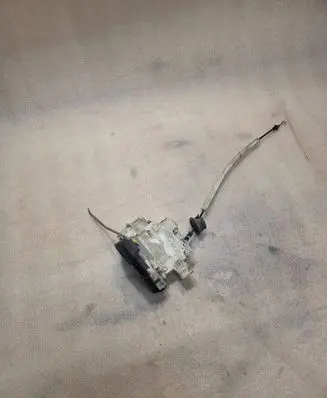 Audi A6 S6 C6 4F Front door lock 4F1837016