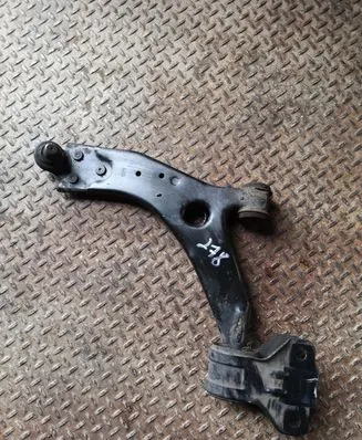 Ford Focus Front lower control arm/wishbone BV613A262AAA