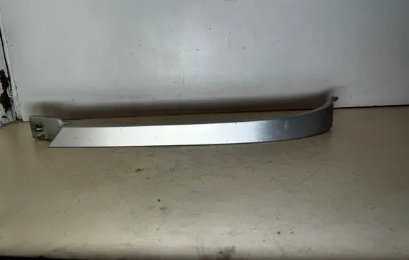 Mercedes-Benz ML W163 Under headlight/headlamp trim 1638260177 A1638260177
