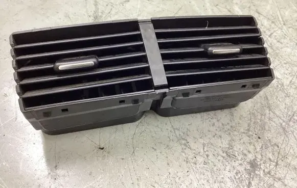 Subaru Forester SH Dash center air vent grill 66110FG020