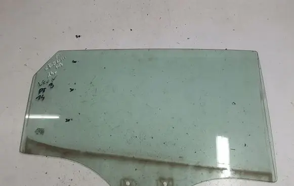 Seat Leon (5F) Rear door window glass