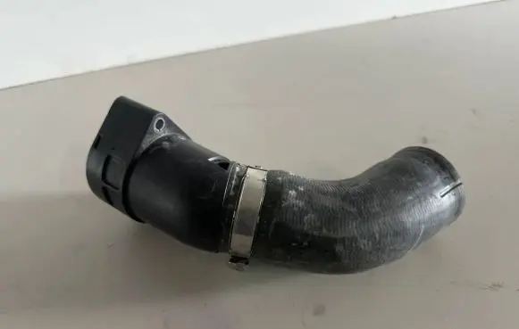 Intercooler hose/pipe