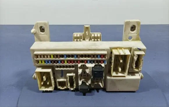 Volvo S40 Fuse box set 8690719