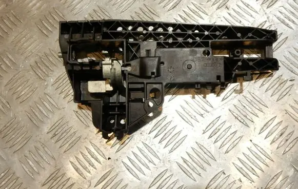 Audi A5 8T 8F Front door exterior handle/bracket 8T02837885B 44109