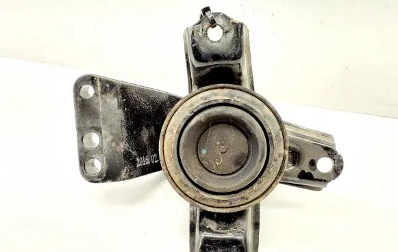 KIA Rio Engine mount bracket 218141R000