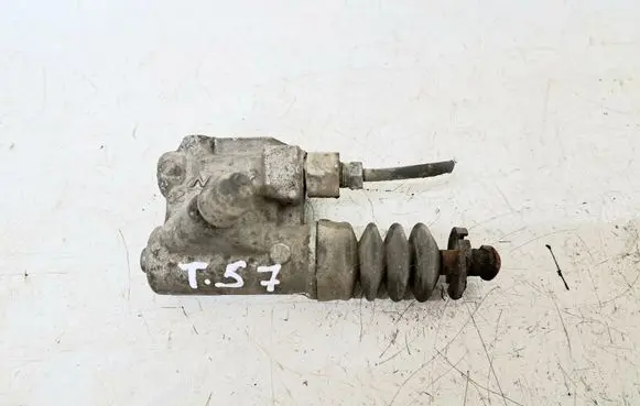Honda Accord Clutch slave cylinder 