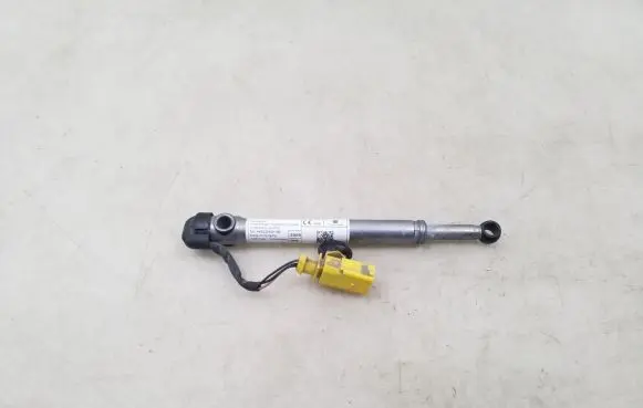 Volkswagen Touareg III Bonnet Pedestrian Airbag Actuator 760823823E