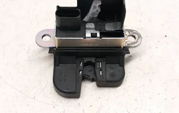 Tailgate/trunk/boot lock/catch/latch