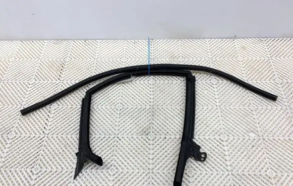 Audi A7 S7 4G Rubber seal front door (on door) 