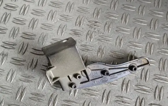 Jaguar F-Pace Fender mounting bracket HK8316291BC A1S19C03