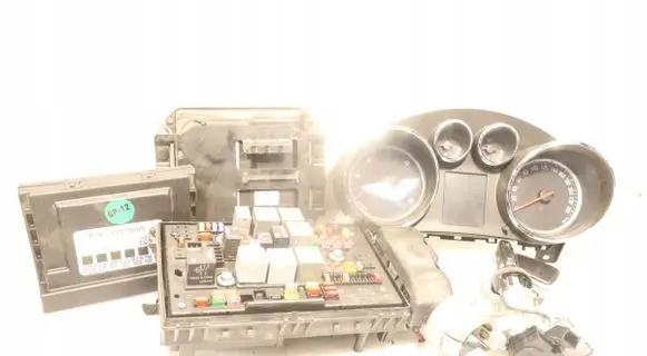 Opel Astra J Engine control unit/module ECU