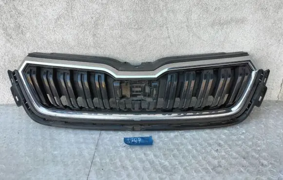 Skoda Kamiq Front bumper upper radiator grill 658853653A