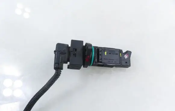 Opel Astra G Mass air flow meter F00C2G2063