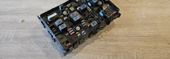Chrysler Pacifica Fuse box set 68233193AD