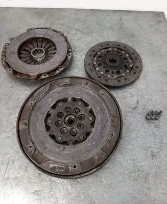 BMW 3 E90 E91 Clutch set kit 763727902 7641232 7567831