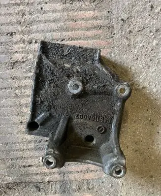 Mitsubishi Outlander A/C compressor mount bracket MR398285 CAB118A067